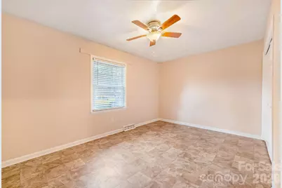 4715 Highlake Drive, Charlotte, NC 28215 - Photo 20