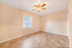 4715 Highlake Dr, Charlotte, NC 28215 - Photo 20