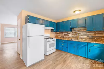 4715 Highlake Drive, Charlotte, NC 28215 - Photo 14