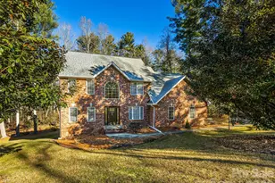 105 Boyd Dr, Flat Rock, NC 28731 - Photo 1