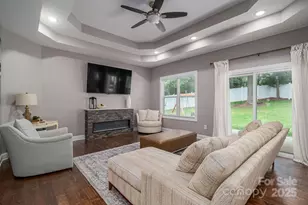 1261 10th St Pl NW, Hickory, NC 28601 - Photo 6