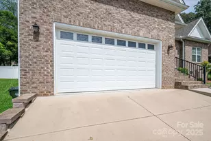 1261 10th St Pl NW, Hickory, NC 28601 - Photo 32