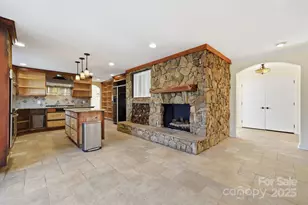 138 Kingsway Cir, Charlotte, NC 28214 - Photo 10