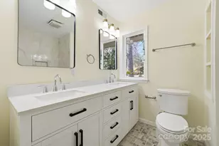 138 Kingsway Cir, Charlotte, NC 28214 - Photo 32