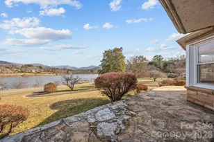 21 Edgewater Ln, Asheville, NC 28804 - Photo 10