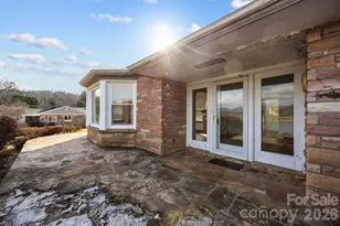 21 Edgewater Ln, Asheville, NC 28804 - Photo 8