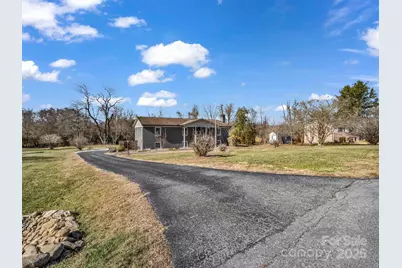 1717 Glenheath Drive, Hendersonville, NC 28791 - Photo 2