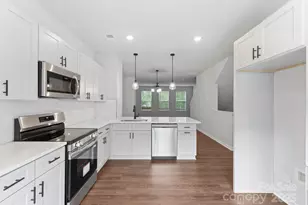 6033 King Charles Ct, Charlotte, NC 28213 - Photo 2