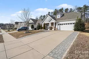 204 Paradise Hills Cir, Mooresville, NC 28115 - Photo 2