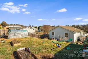 3 Elizabeth St, Canton, NC 28716 - Photo 14