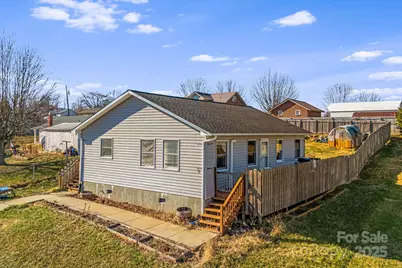 3 Elizabeth Street, Canton, NC 28716 - Photo 1