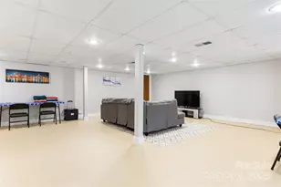 6294 Southlake Dr, Hickory, NC 28601 - Photo 34