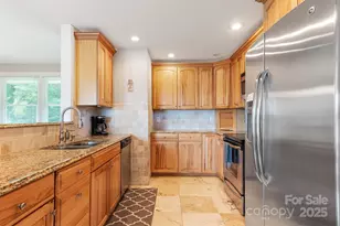 6294 Southlake Dr, Hickory, NC 28601 - Photo 6