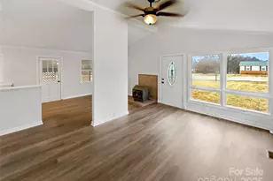 185 Crosswhite Ln, Statesville, NC 28625 - Photo 4