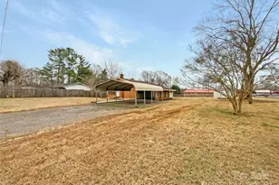 185 Crosswhite Ln, Statesville, NC 28625 - Photo 2