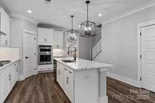 1640 Dresden Dr, Rock Hill, SC 29732 - Photo 10