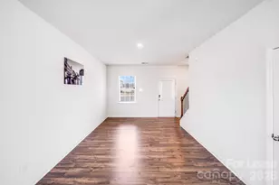 7411 Foxgate Cir, Charlotte, NC 28215 - Photo 10