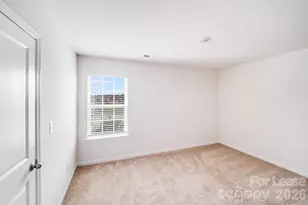 7411 Foxgate Cir, Charlotte, NC 28215 - Photo 16