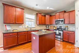 13708 Sunrise View Dr, Charlotte, NC 28278 - Photo 12