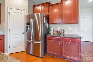 13708 Sunrise View Dr, Charlotte, NC 28278 - Photo 16