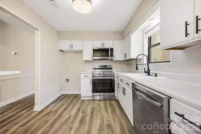 1605 Abbey Circle, Asheville, NC 28805 - Photo 8