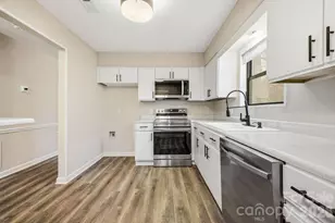 1605 Abbey Cir, Asheville, NC 28805 - Photo 8