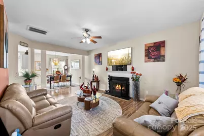 624 Cliffs Inn Circle, Charlotte, NC 28214 - Photo 6