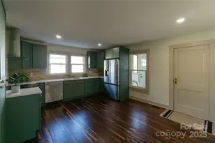137 N Magnolia St, Mooresville, NC 28115 - Photo 2