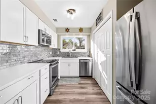 911 Sardis Cove Dr, Charlotte, NC 28270 - Photo 6