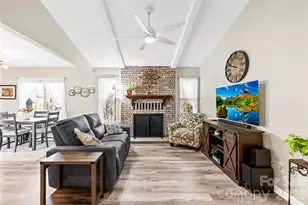 911 Sardis Cove Dr, Charlotte, NC 28270 - Photo 2