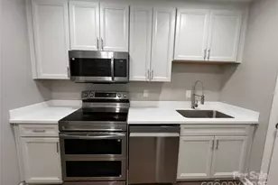 4739 Hedgemore Dr, Charlotte, NC 28209 - Photo 2