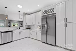 2904 Autumn Harvest Ln, Charlotte, NC 28269 - Photo 12