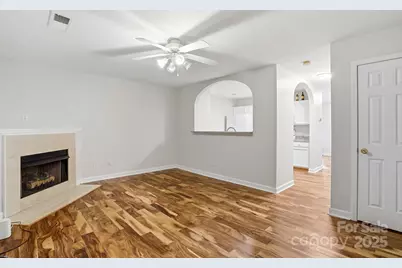 3855 Glenlea Commons Drive, Charlotte, NC 28216 - Photo 16