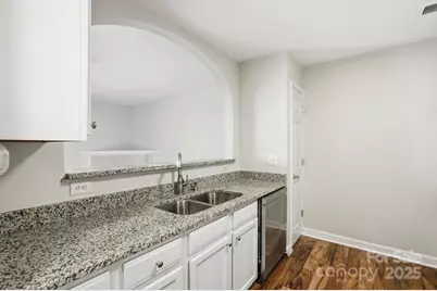 3855 Glenlea Commons Drive, Charlotte, NC 28216 - Photo 10