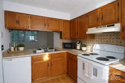 9432-D Lexington Circle, Charlotte, NC 28213 - Photo 2