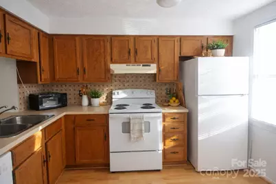 9432-D Lexington Circle, Charlotte, NC 28213 - Photo 4