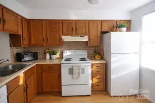 9432-D Lexington Circle, Charlotte, NC 28213 - Photo 4