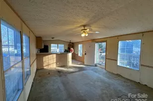 200 Rolling Oaks Dr, Hendersonville, NC 28791 - Photo 6