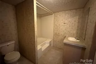 200 Rolling Oaks Dr, Hendersonville, NC 28791 - Photo 10