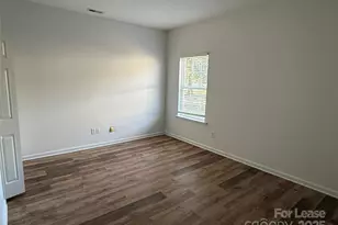 7041 Somerset Springs Dr, Charlotte, NC 28262 - Photo 8