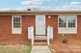 2223 Woodhurst Ln, Albemarle, NC 28001 - Photo 4