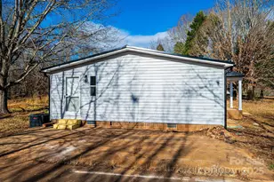 162 Riverview Acres Ln, Taylorsville, NC 28681 - Photo 4