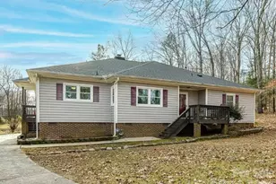 10803 Chestnut Hill Dr, Matthews, NC 28105 - Photo 2