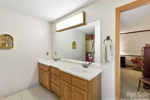 10803 Chestnut Hill Dr, Matthews, NC 28105 - Photo 16