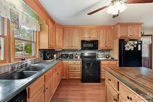 10803 Chestnut Hill Dr, Matthews, NC 28105 - Photo 12