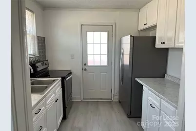 4241 Plato Circle, Charlotte, NC 28208 - Photo 4