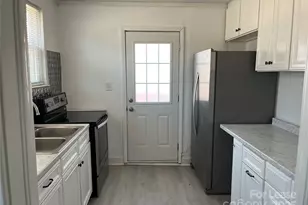 4241 Plato Cir, Charlotte, NC 28208 - Photo 4