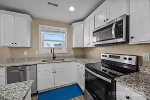 701 3rd St SE, Conover, NC 28613 - Photo 8