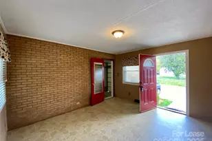 1402 W Mauney Ave, Gastonia, NC 28052 - Photo 12