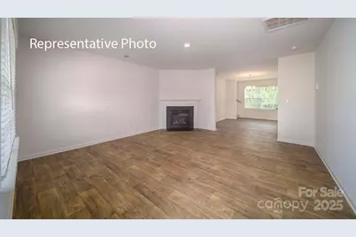 2075 10th Street SE, Hickory, NC 28602 - Photo 2